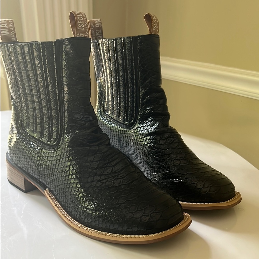 Black Snakeskin Ankle Boots, NWOT, Size 12